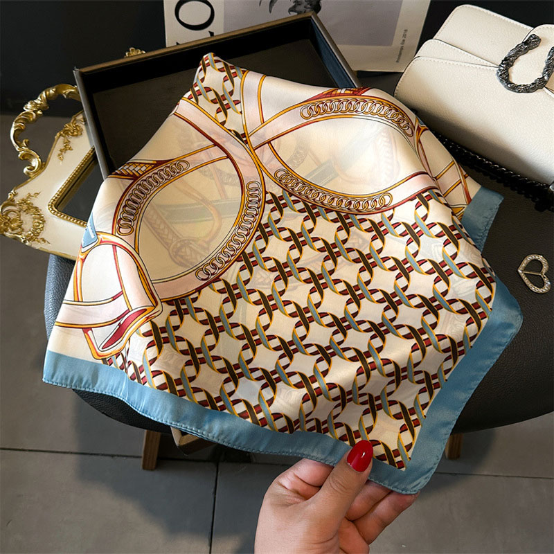 Luxuriöses Damen-Quadrat-Tuch  – Silk Neck Scarf Bewertung und Preis